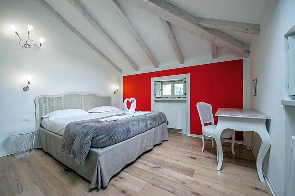 Villa Italia Luxury Suites and Apartments