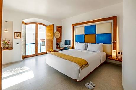 Premium with Double Bed and Sea View