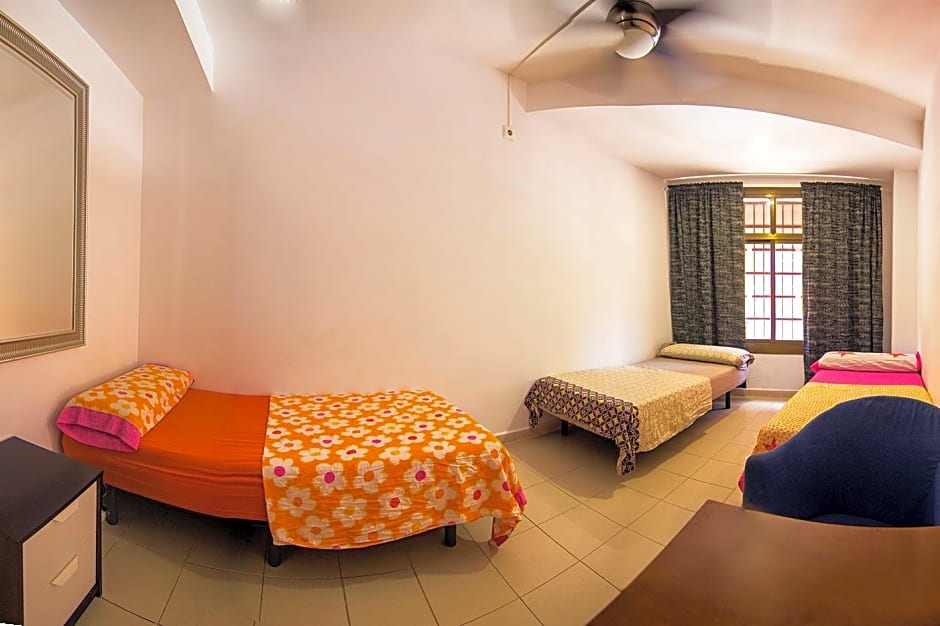 Hostal Ideal Badal – Barcelona, NJ