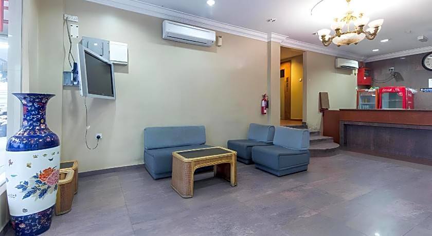 Super OYO 447 Comfort Hotel Meru