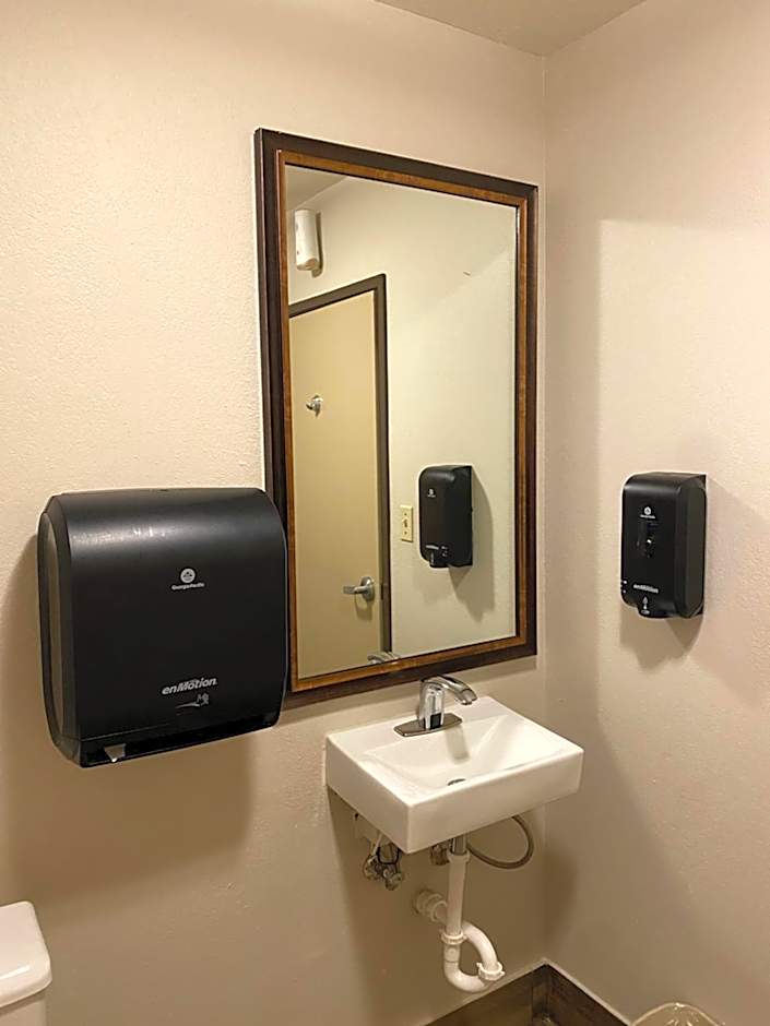 Super 8 by Wyndham Independence KS