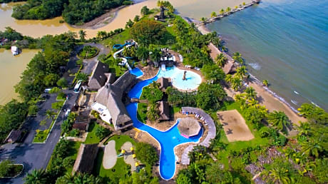 Amatique Bay Hotel