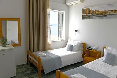 Twin Room with Partial Sea View
