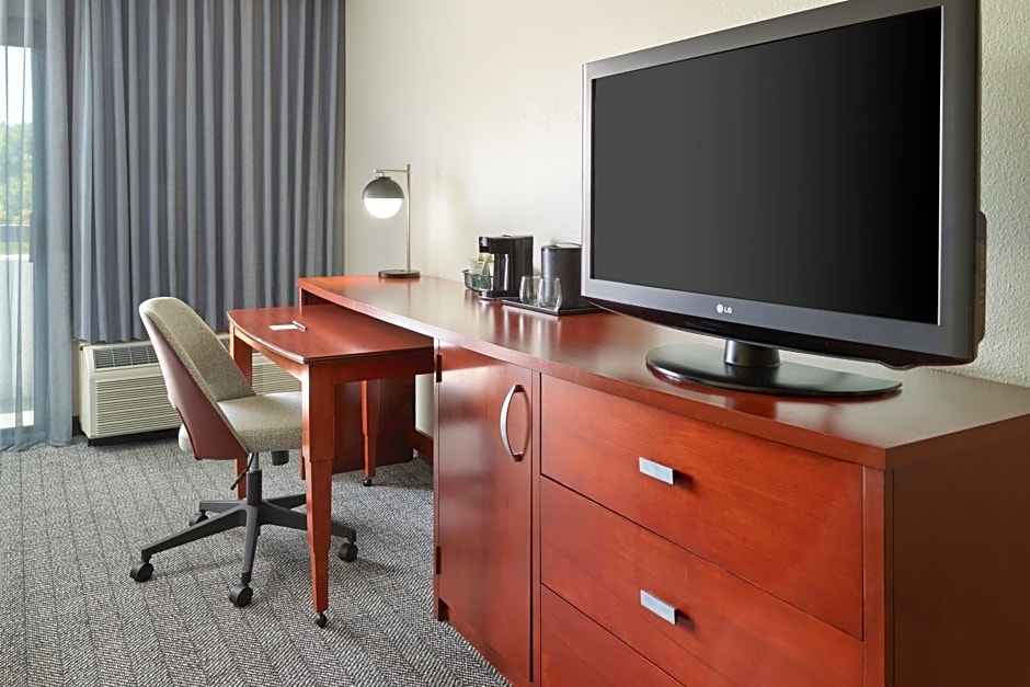 Courtyard by Marriott Atlanta Executive Park/Emory