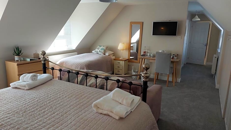 Westwood Lodge B & B Boston