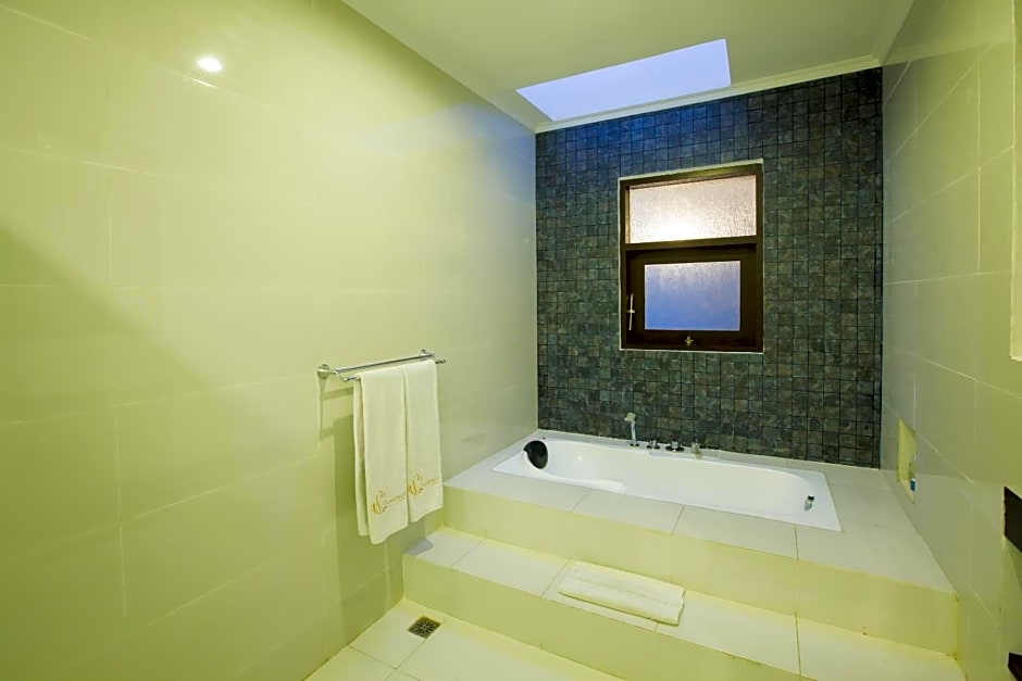 Flamingo Dewata Suite