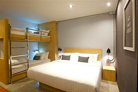 Quadruple Room with Terrace