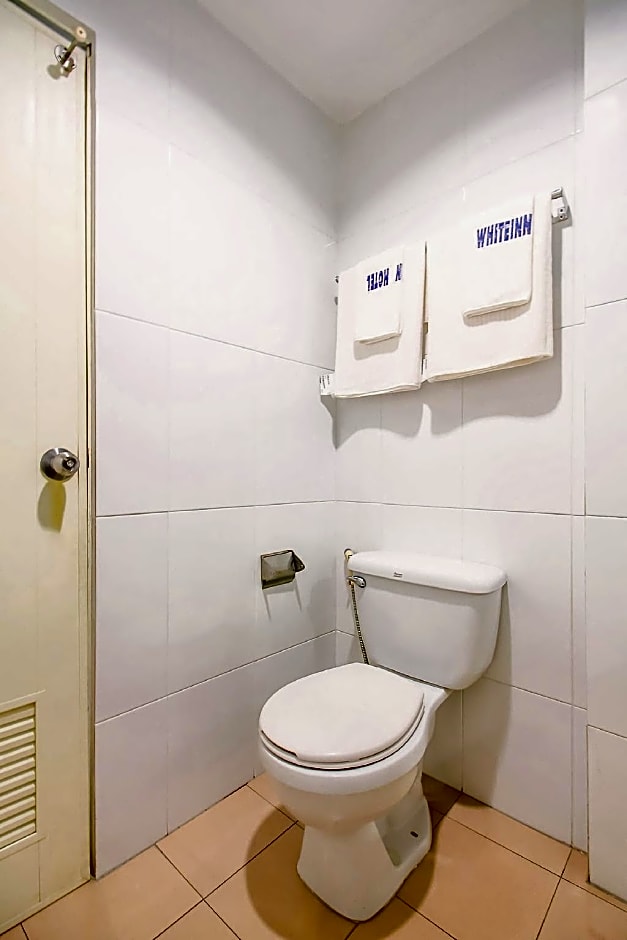 OYO 383 White inn hotel