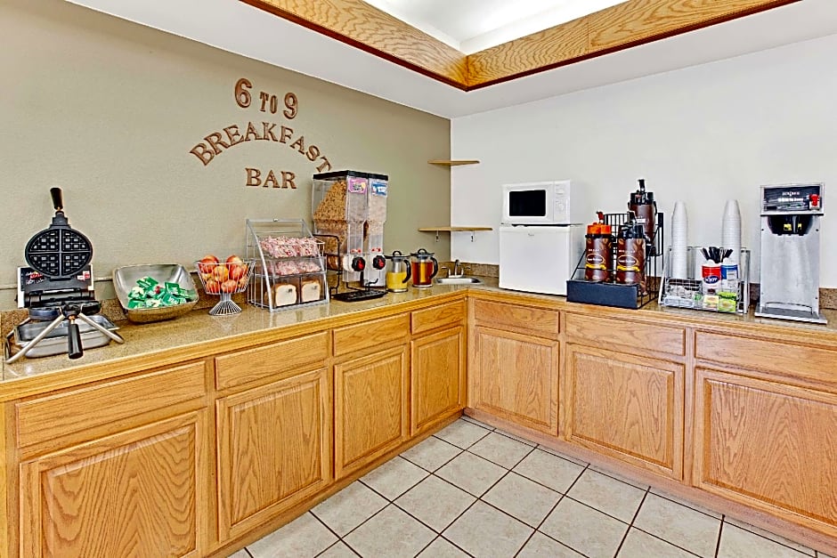 Super 8 by Wyndham Hampshire IL