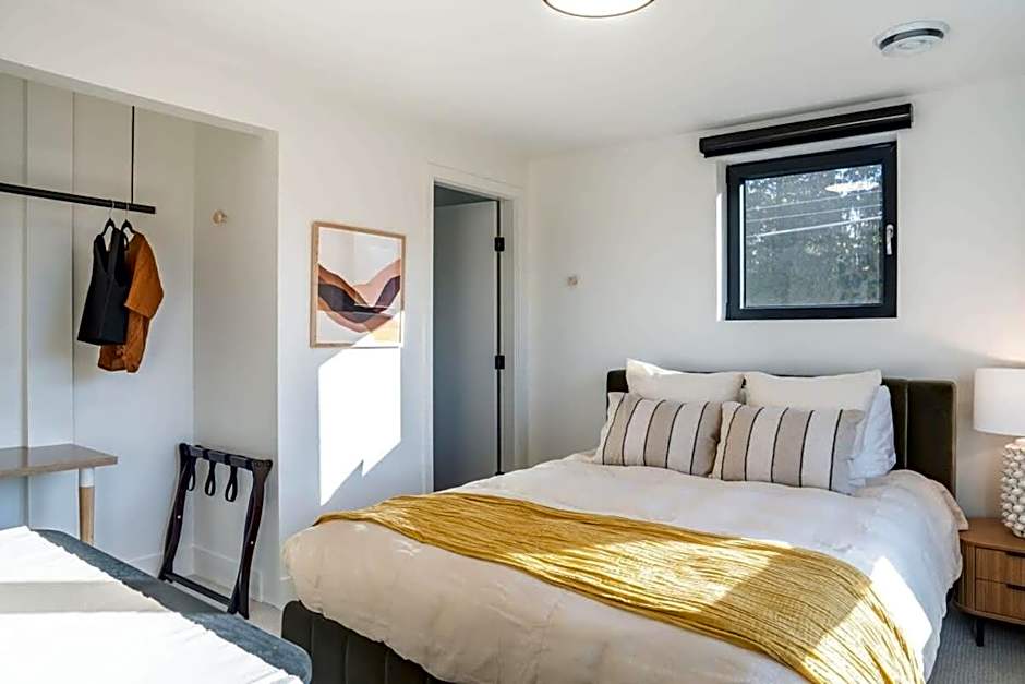 Snowed Inn - Stunning 3 Bedroom Condo