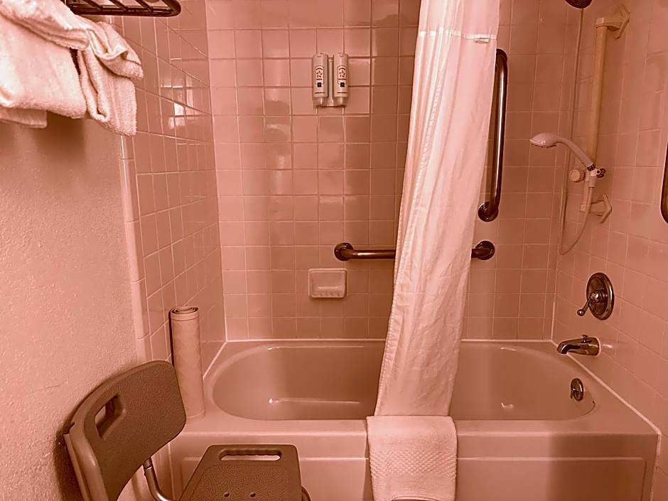 Quality Inn & Suites Everett