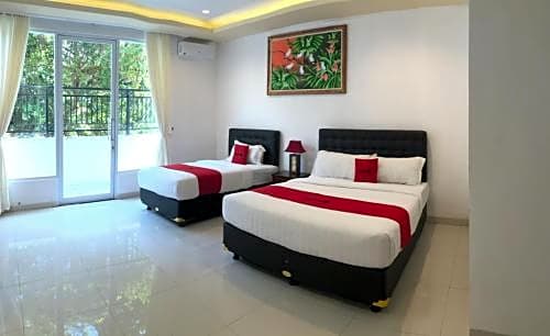 RedDoorz Plus near Dreamland Beach