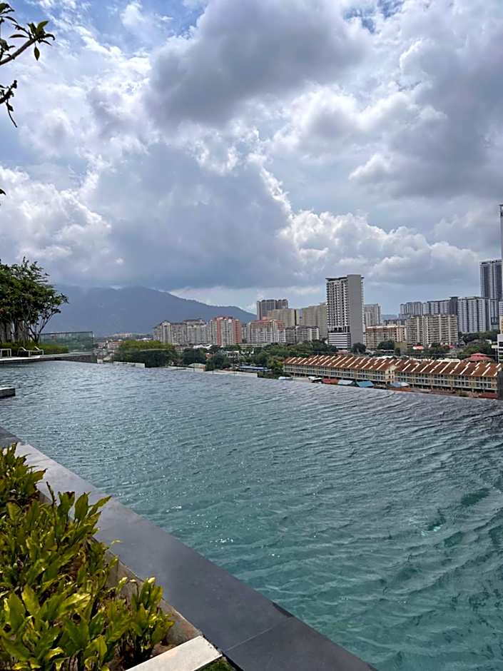 Georgetown Urban Family & Baby-Friendly Home with Skypool Seaview
