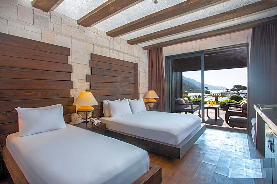 Manaspark Deluxe Hotel