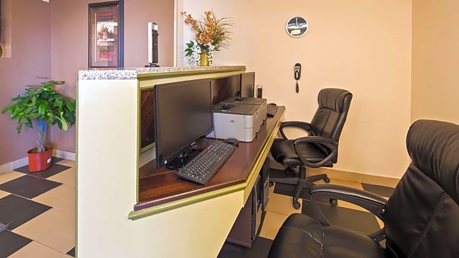 Best Western PLUS University Inn Marion
