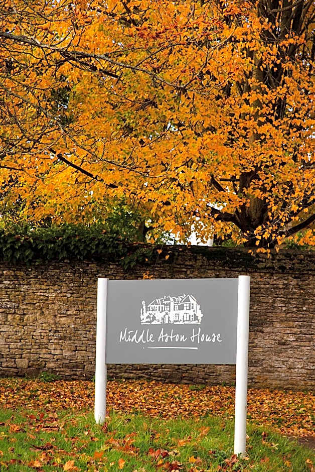 Middle Aston House