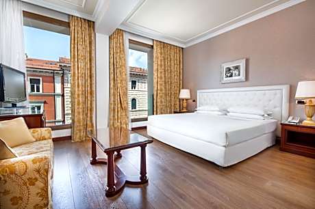 Superior Twin Room (2 Twin Beds)