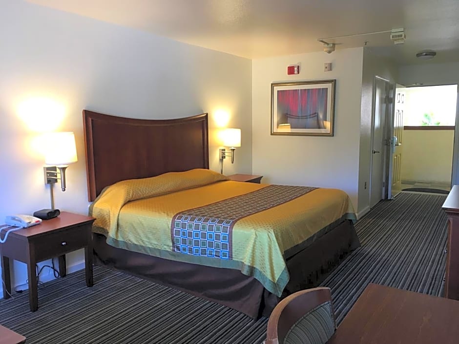 Airport Inn