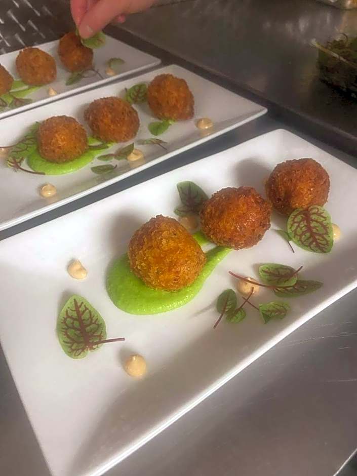 The Royal Hotel Elgin