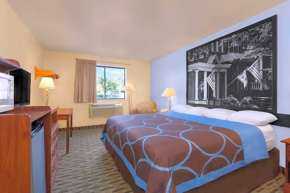 Super 8 by Wyndham Lynchburg VA