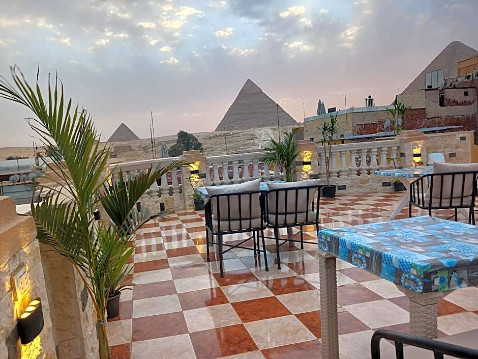 royal pyramids inn
