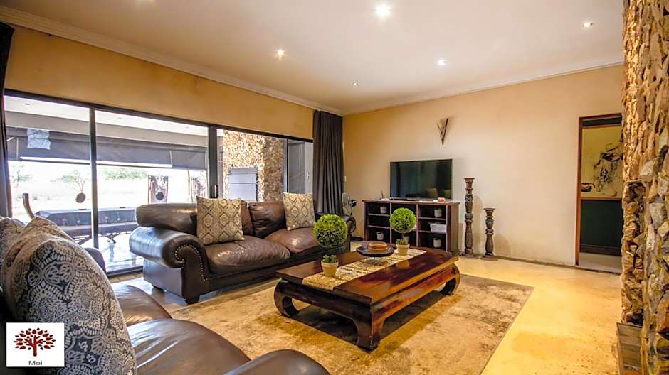 Zebula Golf and Wildlife Estate - The Milky Way Pax 12 - Moi Signature Luxury villa