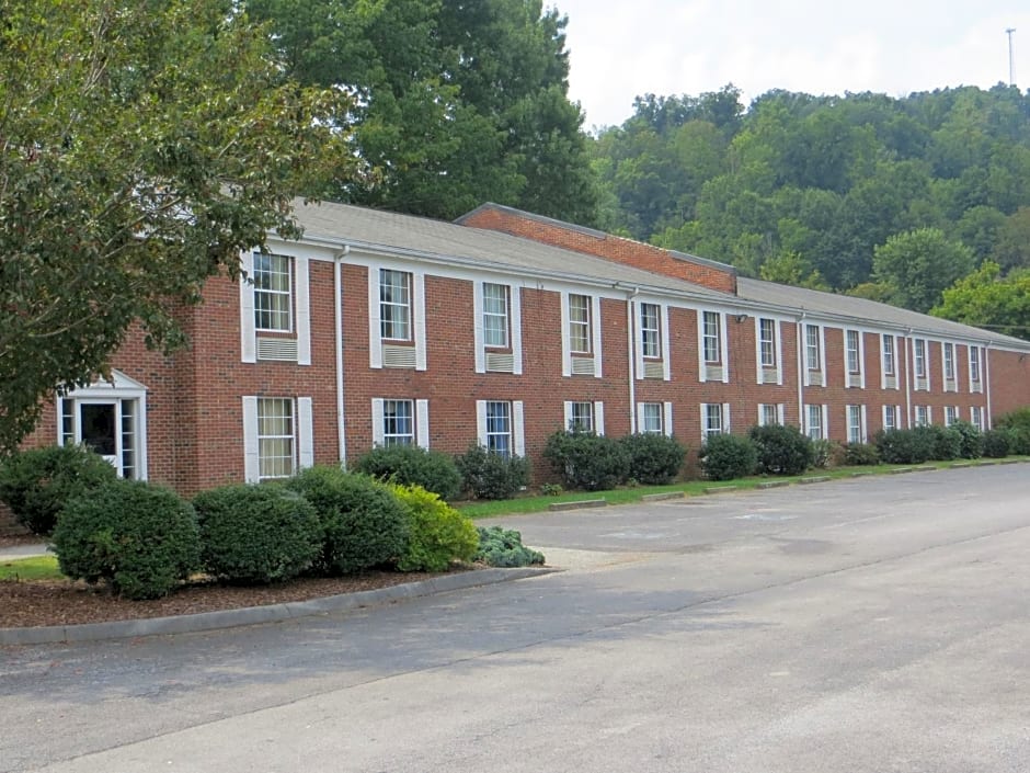 Americourt Hotel and Suites - Elizabethton