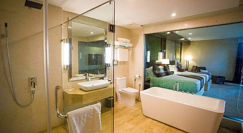 Hotel Royale Signature