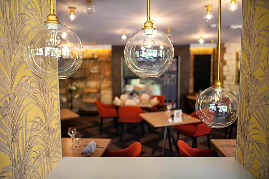 Logis Hôtel & Restaurant - Les Hauts de Montreuil