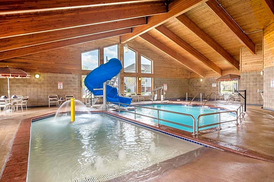 AmericInn by Wyndham Fargo West Acres