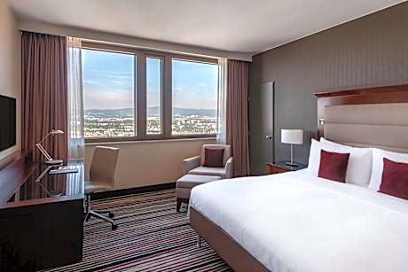 Guest room, 1 King, High floor