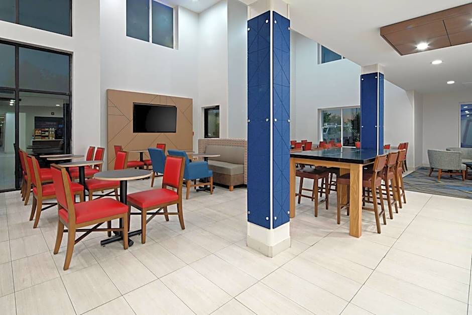 Holiday Inn Express Fresno South By IHG