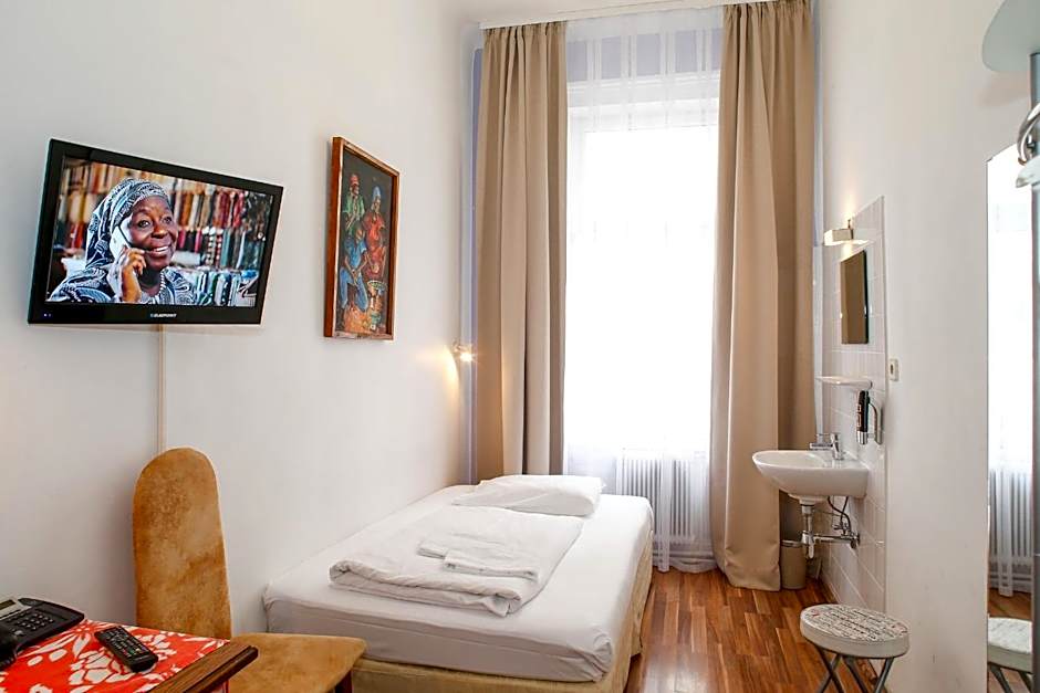 Timeout City Hotel, 5 min to city center, Self Check In