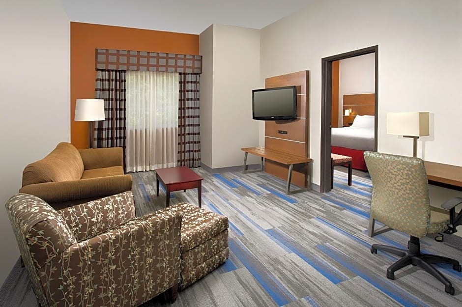 Holiday Inn Express & Suites Charlottesville - Ruckersville, an IHG Hotel