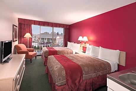 Deluxe Double Studio with Two Double Beds - Non-Smoking