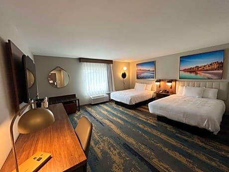Queen Room with Two Queen Beds - Mobility Access/Non-Smoking