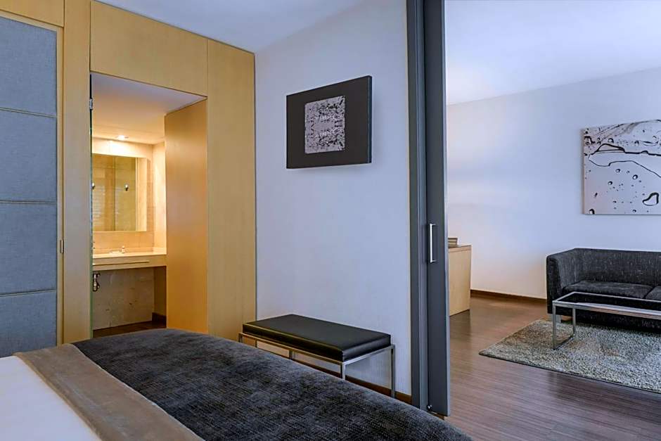 AC Hotel by Marriott Victoria Suites