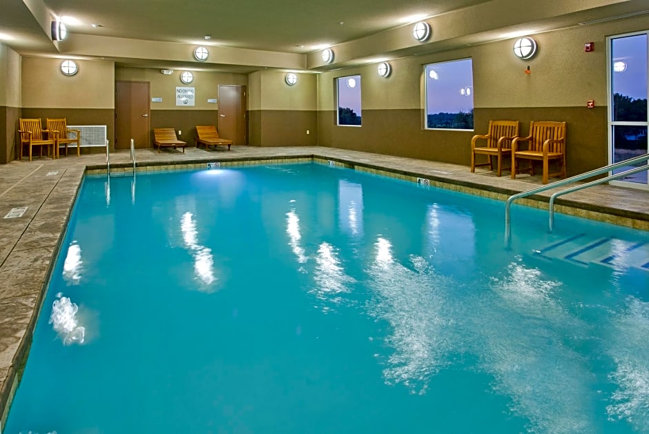 Holiday Inn Express Hotel And Suites St Joseph By IHG