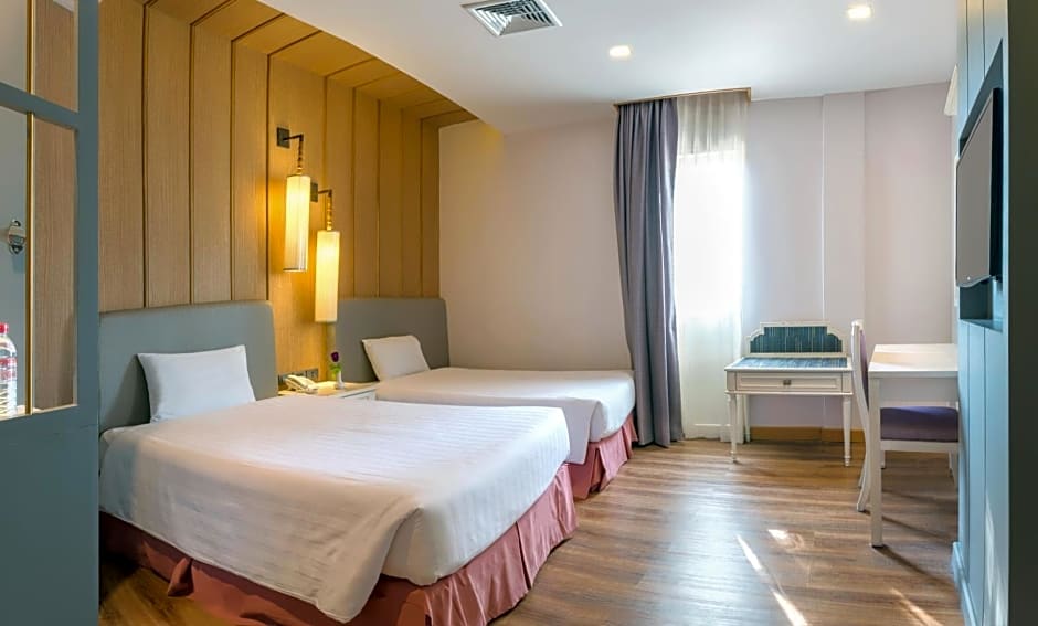 Royal Rattanakosin Hotel (SHA Extra Plus)