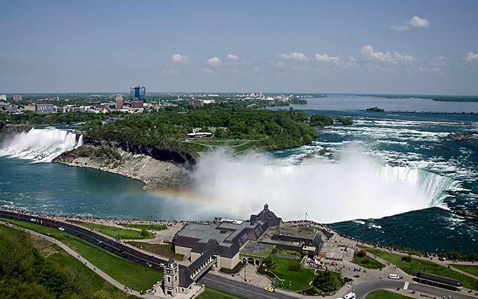 Tower Hotel at Fallsview
