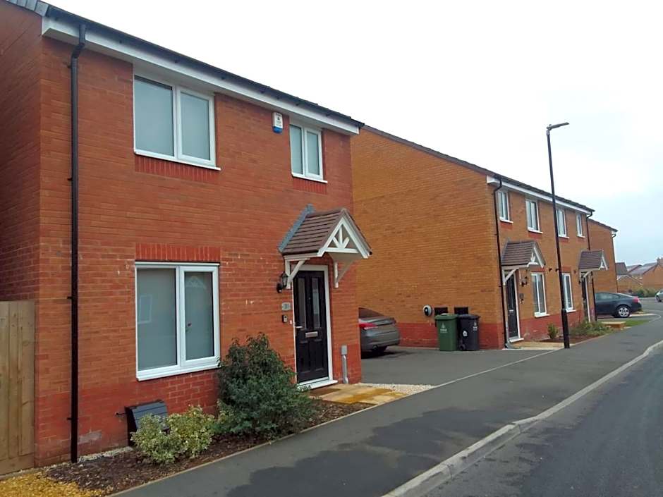 Cosy Stay in Walsall by Ideal Home