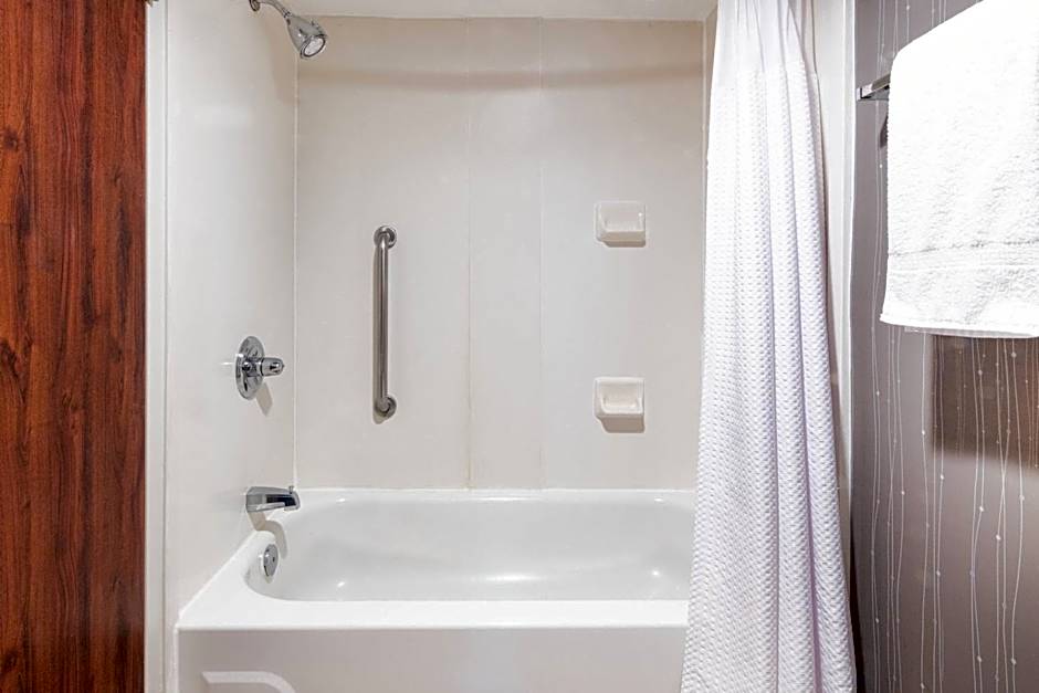 Courtyard by Marriott Bloomington