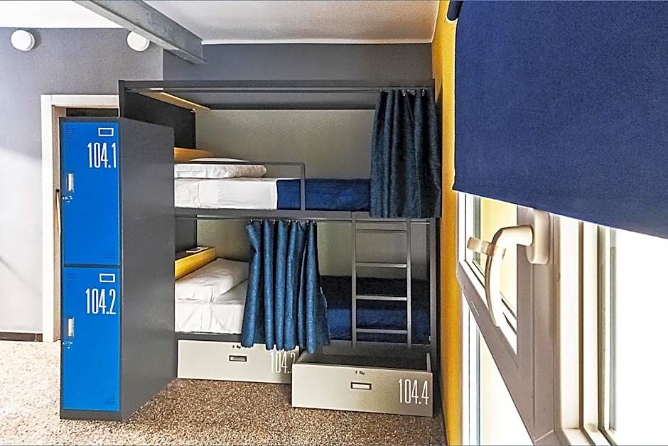 Marathon Hostel