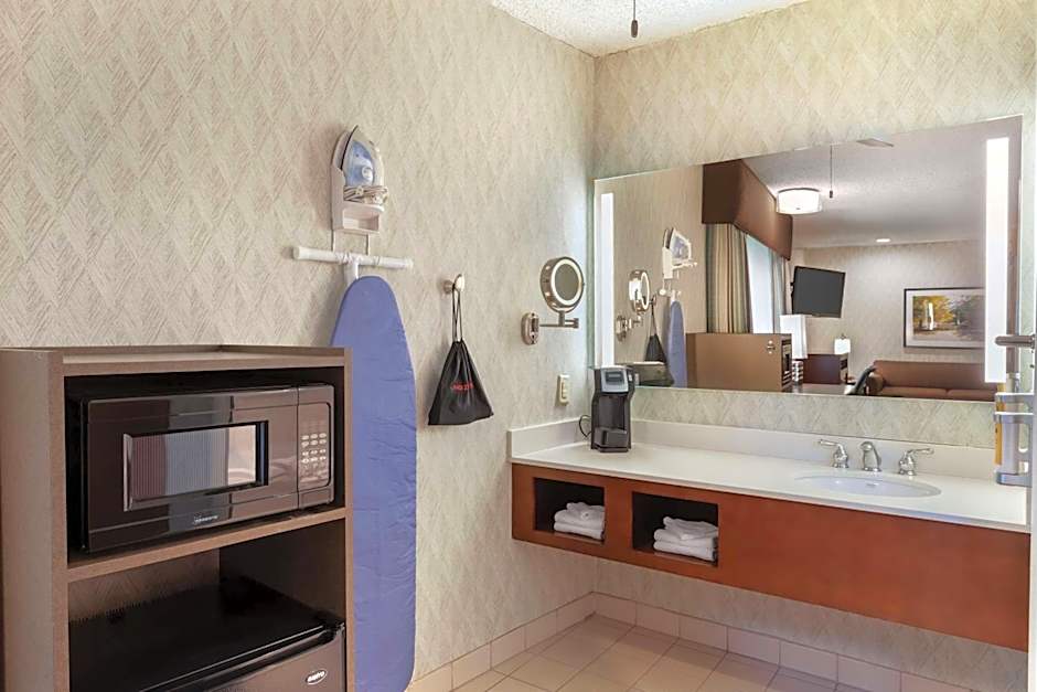 Best Western Plus Black Oak