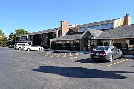 AmericInn by Wyndham Plymouth