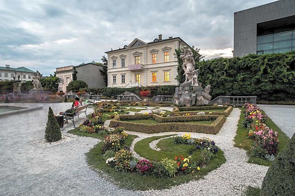 SISHAUS - Private Room Rental