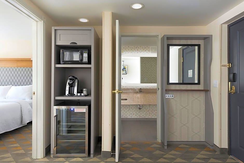 Holiday Inn Bloomington W MSP Airport Area By IHG