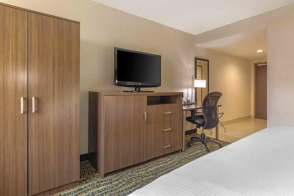 Best Western Plus New Englander