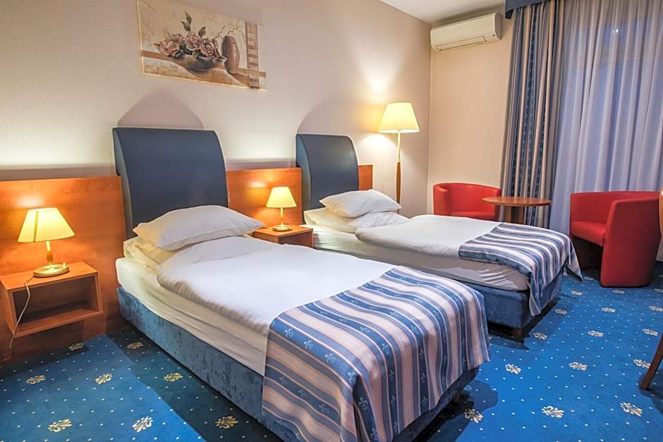 SkyHotelGwarna