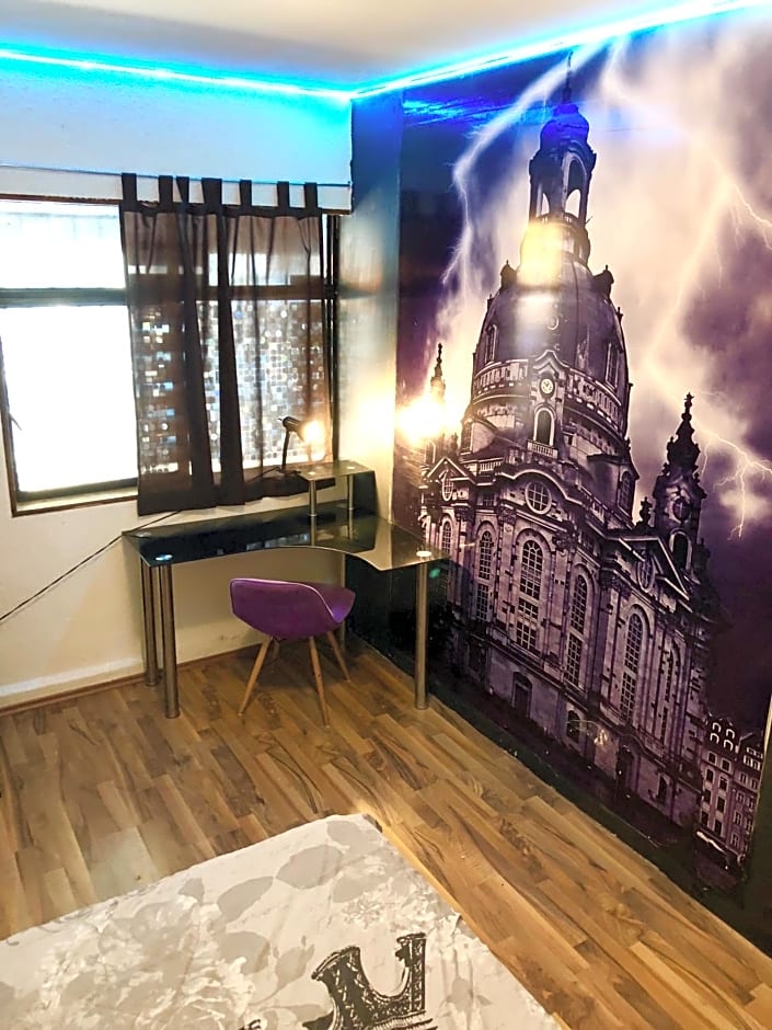 Roomies Hostel Condesa